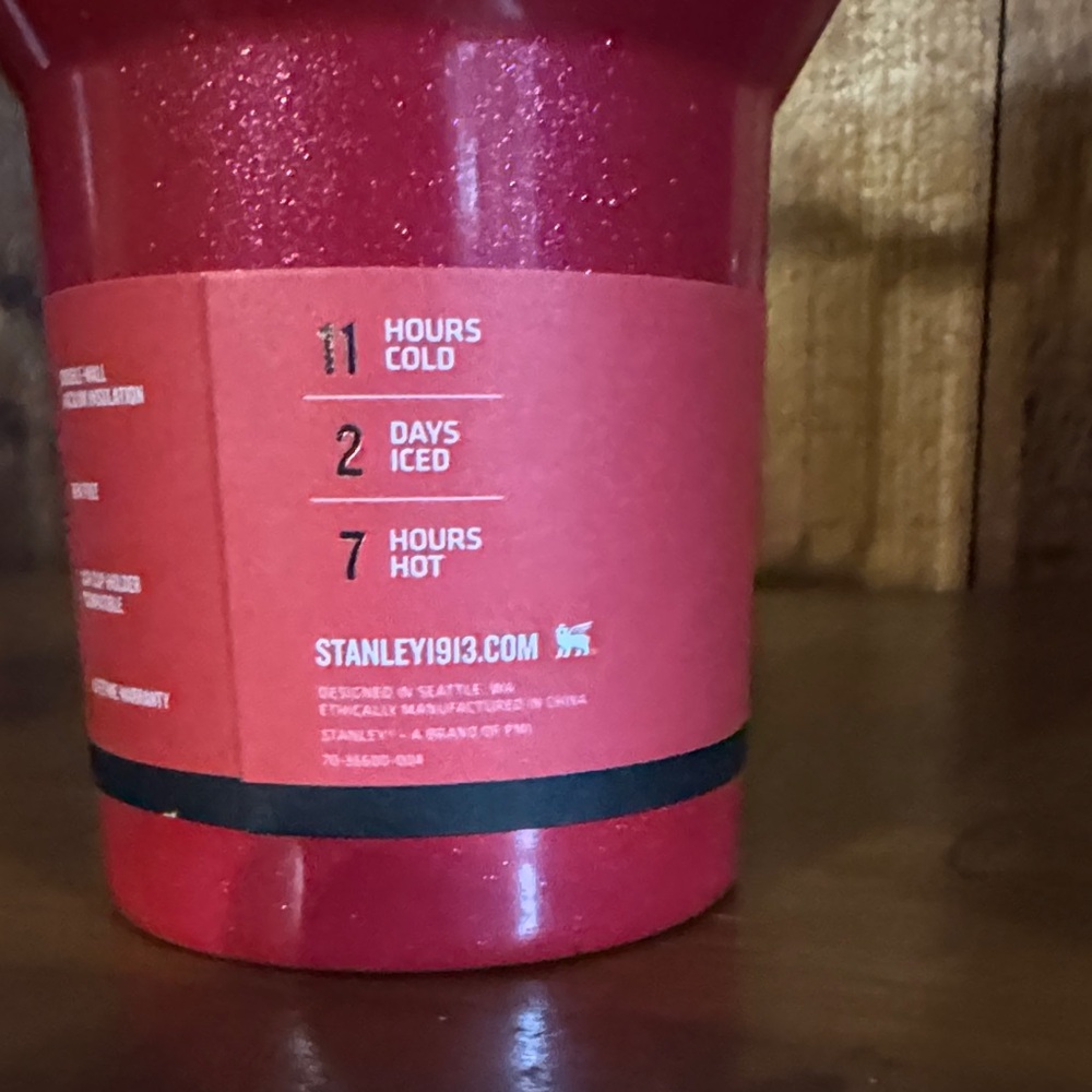 ****NWT Stanley Quencher H2.0 Red and Charcoal Gray 40 oz Travel Mugs - Picture 4 of 6